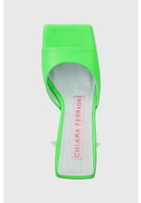 Chiara Ferragni klapki CF3132_041 damskie kolor zielony na słupku CF STAR HEEL 85. Kolor: zielony. Materiał: skóra. Obcas: na słupku. Wysokość obcasa: średni #4