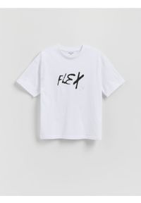Reserved - Bawełniany t-shirt z napisem - złamana biel. Materiał: bawełna. Wzór: napisy