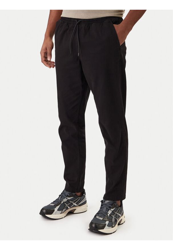 Jack & Jones Joggery Stace Dylan 12288472 Czarny Regular Fit. Kolor: czarny. Materiał: bawełna