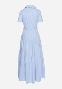 Born2be - Niebieska Taliowana Sukienka z Bawełny w Koszulowym Stylu z Imitacją Kieszeni Masefia. Okazja: na co dzień. Kolor: niebieski. Materiał: bawełna. Wzór: aplikacja. Typ sukienki: koszulowe. Styl: casual, elegancki, wizytowy #7