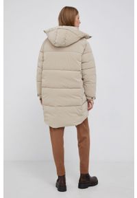 Calvin Klein Jeans Kurtka damska kolor beżowy zimowa. Okazja: na co dzień. Kolor: beżowy. Sezon: zima. Styl: casual