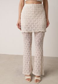 Born2be - Beżowy Koronkowy Komplet Top z Odkrytymi Plecami i Spodnie z Imitacją Spódnicy Romine. Kolor: beżowy. Materiał: koronka. Wzór: koronka #3