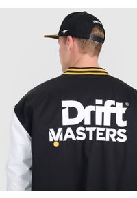 4f - 4F Czapka z daszkiem trucker snapback 4F x Drift Masters - czarna L/XL. Kolor: czarny. Materiał: bawełna, materiał. Wzór: haft. Sezon: lato. Styl: sportowy, elegancki