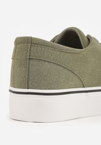 Born2be - Zielone Klasyczne Tenisówki z Ozdobnym Paskiem przy Podeszwie Ranora. Zapięcie: pasek. Kolor: zielony. Materiał: jeans, dresówka. Szerokość cholewki: normalna. Wzór: gładki. Styl: klasyczny #7