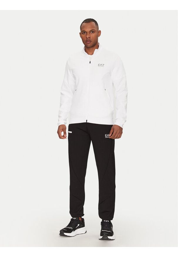 EA7 Emporio Armani Dres 7M000130 AF12501 M0003 Biały Regular Fit. Kolor: biały. Materiał: syntetyk