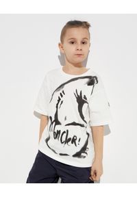 MONCLER KIDS - T-shirt z nadrukiem sprayu 4-10 lat. Kolor: biały. Materiał: bawełna. Wzór: nadruk. Sezon: lato