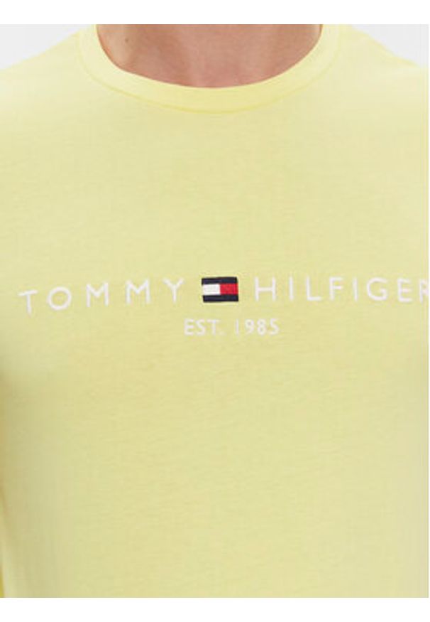 TOMMY HILFIGER - Tommy Hilfiger T-Shirt Tommy Logo Tee MW0MW11797 Żółty Regular Fit. Kolor: żółty. Materiał: bawełna