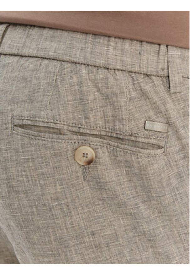 Bugatti Chinosy 1950-16210E Beżowy Slim Fit. Kolor: beżowy. Materiał: bawełna