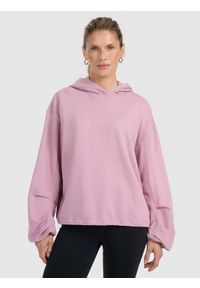 4f - 4F Bluza dresowa nierozpinana z kapturem damska - różowa S. Typ kołnierza: kaptur. Kolor: różowy. Materiał: dresówka