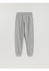 Reserved - Spodnie dresowe long leg - jasnoszary. Kolor: szary. Materiał: dresówka #1