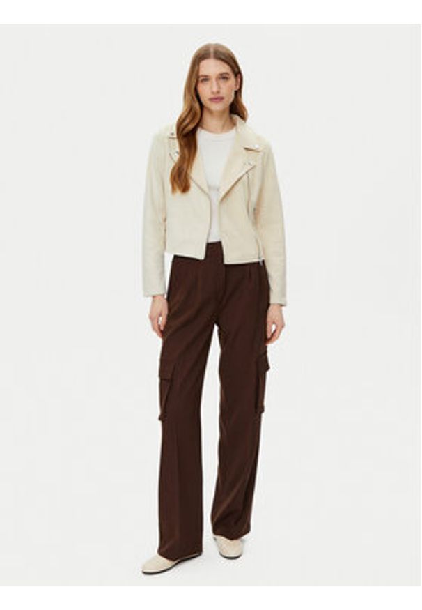 Vero Moda Kurtka z imitacji skóry Jose 10300938 Beżowy Regular Fit. Kolor: beżowy. Materiał: skóra