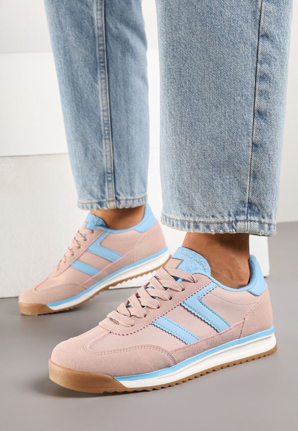Born2be - Różowo-Niebieskie Sneakersy Ozdobione Paskami Eranelia. Okazja: na co dzień. Zapięcie: pasek. Kolor: różowy. Materiał: jeans. Wzór: aplikacja