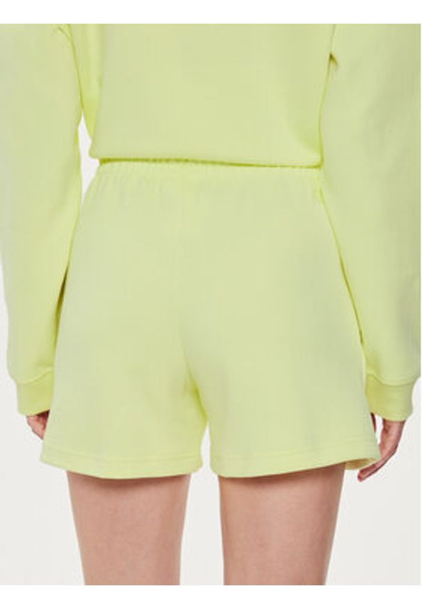 New Balance Szorty sportowe Hyperembossed WS41550 Zielony Regular Fit. Kolor: zielony. Materiał: bawełna