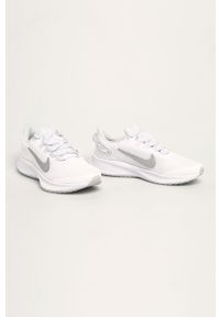 Nike - Buty Run All Day 2. Nosek buta: okrągły. Zapięcie: sznurówki. Kolor: biały. Materiał: syntetyk, materiał, guma. Szerokość cholewki: normalna. Obcas: na obcasie. Wysokość obcasa: średni, niski. Sport: bieganie #2