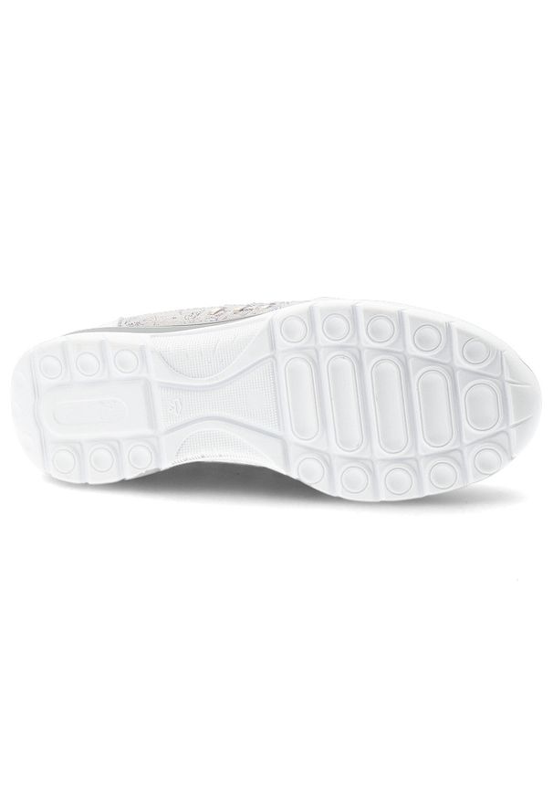 Półbuty damskie S.Barski, cholewka ze skóry naturalnej wsuwane płaskie lekkie i wygodne, białe, GR61-5990. Zapięcie: bez zapięcia. Kolor: biały. Materiał: skóra. Szerokość cholewki: normalna