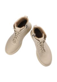 Beżowe Trzewiki Wasak Ocieplane Obuwie Damskie. Okazja: na co dzień. Zapięcie: sznurówki. Kolor: beżowy. Materiał: skóra. Wzór: grochy. Styl: casual, klasyczny #6