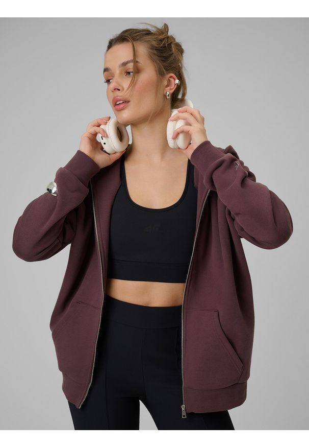 4f - 4F Bluza dresowa rozpinana z kapturem damska - brązowa L. Okazja: do pracy, na co dzień, na spacer. Typ kołnierza: kaptur. Kolor: brązowy. Materiał: dresówka. Styl: casual