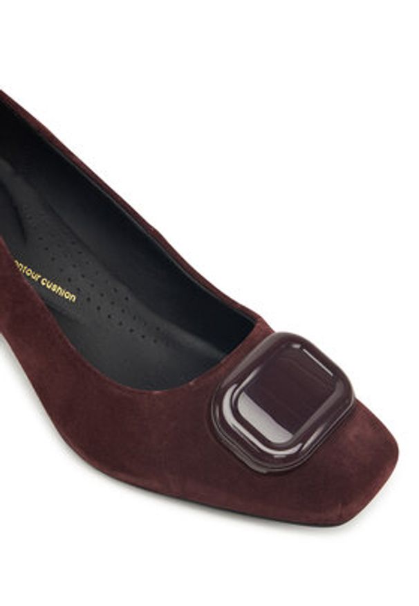 Clarks Czółenka Fernie Trim 26183038 Bordowy. Kolor: czerwony. Materiał: skóra, zamsz