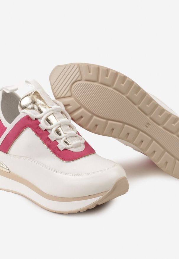 Renee - Biało-Różowe Sneakersy z Metaliczną Wstawką i Ozdobnym Napisem na Ukrytym Koturnie Alivewna. Kolor: biały. Wzór: napisy. Sezon: lato. Obcas: na koturnie