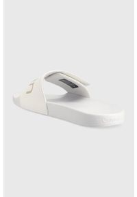 Calvin Klein klapki ADJ POOL SLIDE PU męskie kolor biały HM0HM00957. Kolor: biały. Materiał: materiał #2