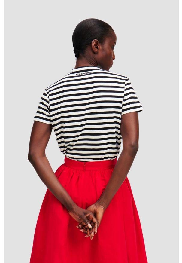 Karl Lagerfeld - KARL LAGERFELD Czarno-biały t-shirt damski Ikon Stripe Boxy. Kolor: czarny. Materiał: materiał. Wzór: paski, haft. Styl: klasyczny