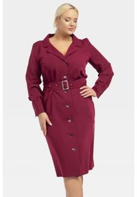 KARKO - Sukienka Elegancka szmizjerka z paskiem MASSIMO bordo. Okazja: do pracy, na spotkanie biznesowe. Typ kołnierza: kołnierzyk klasyczny. Kolekcja: plus size. Materiał: wiskoza, materiał, elastan, tkanina, poliester. Długość rękawa: długi rękaw. Typ sukienki: szmizjerki. Styl: elegancki