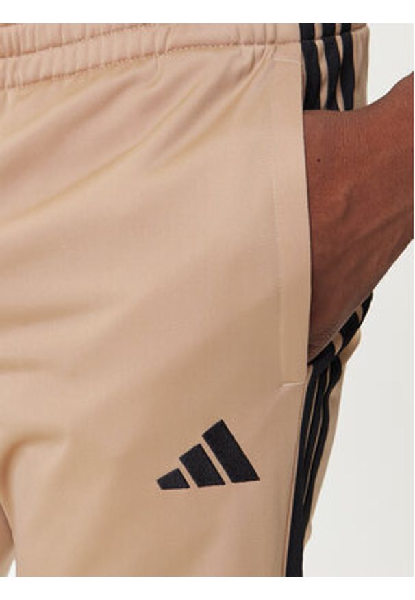 Adidas - adidas Dres Basic 3-Stripes JX5501 Beżowy Regular Fit. Kolor: beżowy. Materiał: syntetyk