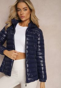 Renee - Granatowa Pikowana Kurtka z Odpinanym Kapturem Telianna. Kolor: niebieski. Styl: elegancki