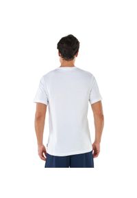 Nike - Bawełniana Koszulka Męska Fc Block. Kolor: biały. Materiał: bawełna. Sport: turystyka piesza