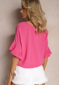 Renee - Różowa Bluzka na Dole Wiązana z Falbanką przy Ramionach Ratellsa. Kolor: różowy #2