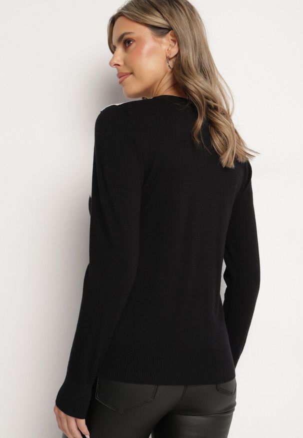 Born2be - Czarno-Biały Sweter z Modalem Wiskozą i Ozdobnymi Cyrkoniami Seavindra. Okazja: na co dzień. Kolor: czarny. Materiał: wiskoza. Styl: elegancki, casual