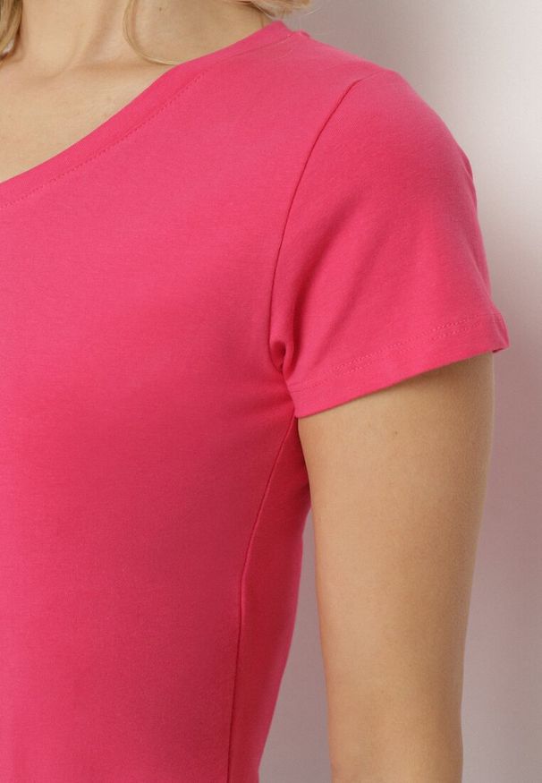 Born2be - Różowy T-shirt Bawełniany z Trójkątnym Dekoltem Tolilara. Okazja: na co dzień. Kolor: różowy. Materiał: bawełna. Sezon: wiosna. Styl: elegancki, klasyczny, casual