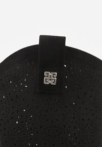 Renee - Czarne Ażurowe Botki z Geometryczną Ozdobą Naeraste. Okazja: na co dzień. Kolor: czarny. Materiał: jeans. Wzór: geometria, ażurowy, aplikacja. Styl: casual #8