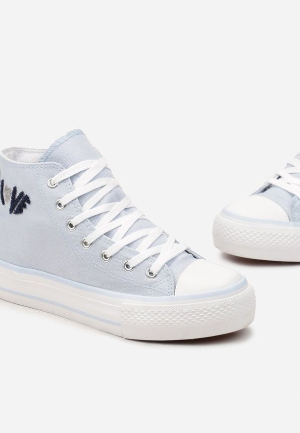 Born2be - Jasnoniebieskie Trampki za Kostkę z Delikatnym Haftem Eliriva. Wysokość cholewki: za kostkę. Kolor: niebieski. Szerokość cholewki: normalna. Wzór: haft. Styl: klasyczny