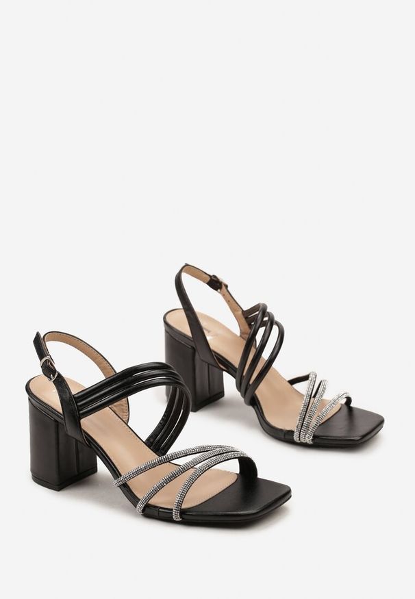 Born2be - Czarne Sandały na Szerokim Słupku z Cienkimi Paseczkami z Cyrkoniami Oreada. Kolor: czarny. Obcas: na słupku. Styl: elegancki, wizytowy