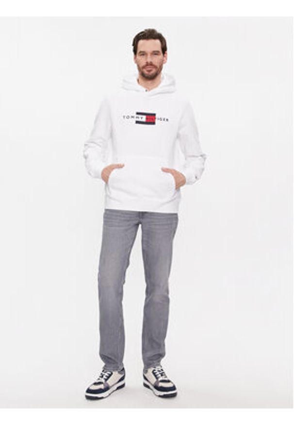 TOMMY HILFIGER - Tommy Hilfiger Bluza MW0MW37861 Biały Regular Fit. Kolor: biały. Materiał: bawełna, syntetyk