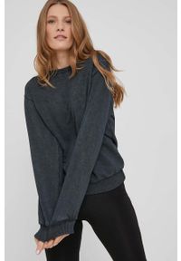 Answear Lab bluza bawełniana damska kolor czarny gładka. Okazja: na co dzień. Kolor: czarny. Materiał: bawełna. Długość rękawa: długi rękaw. Długość: długie. Wzór: gładki. Styl: wakacyjny