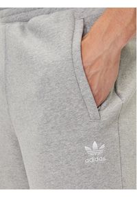 Adidas - adidas Szorty sportowe Trefoil Essentials JY6266 Szary Regular Fit. Kolor: szary. Materiał: bawełna. Styl: sportowy #3