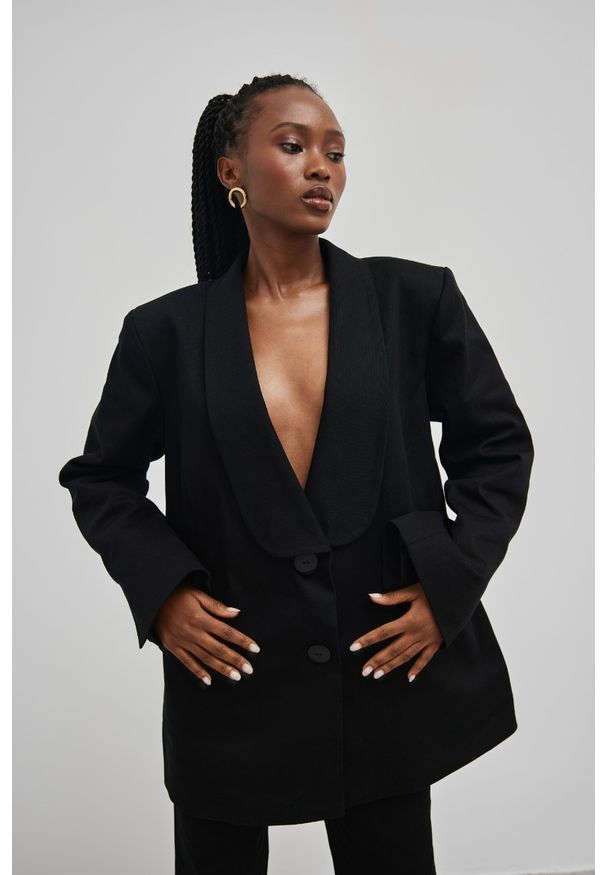 Marsala - Bawełniana marynarka z klapami w kolorze DEEP BLACK - TIMELESS. Okazja: na co dzień. Materiał: bawełna. Wzór: gładki. Styl: casual, elegancki