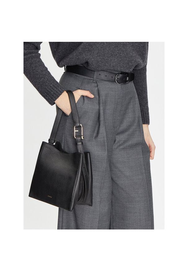Torebka Furla. Kolor: czarny