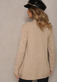 Renee - Jasnobeżowy Sweter Półgolf z Bawełną i Kieszenią z Przodu Emittes. Okazja: na co dzień, na randkę. Kolor: beżowy. Materiał: bawełna. Długość rękawa: długi rękaw. Długość: długie. Styl: klasyczny, elegancki, casual #5