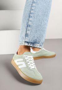 Renee - Jasnozielone Sneakersy Kultowe Tenisówki Zdobione Przeszyciami Eveltewia. Okazja: na co dzień. Kolor: zielony. Materiał: jeans. Wzór: aplikacja. Obcas: na płaskiej podeszwie #3