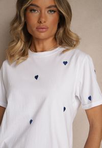 Renee - Biało-Niebieski Bawełniany T-shirt z Motywem Serc Aramiraa. Okazja: na co dzień. Kolor: biały. Materiał: bawełna. Styl: casual #4