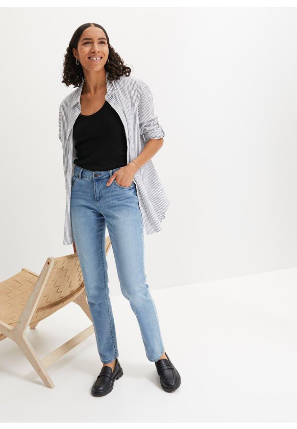 bonprix - Dżinsy ze stretchem straight, mid waist. Kolor: niebieski