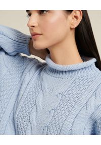 Luisa Spagnoli - LUISA SPAGNOLI - Niebieski sweter z wełny MALESIA. Kolor: niebieski. Materiał: wełna. Wzór: ze splotem