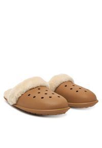 Crocs Kapcie Classic Fuzz Scuff 212143 Brązowy. Kolor: brązowy #2