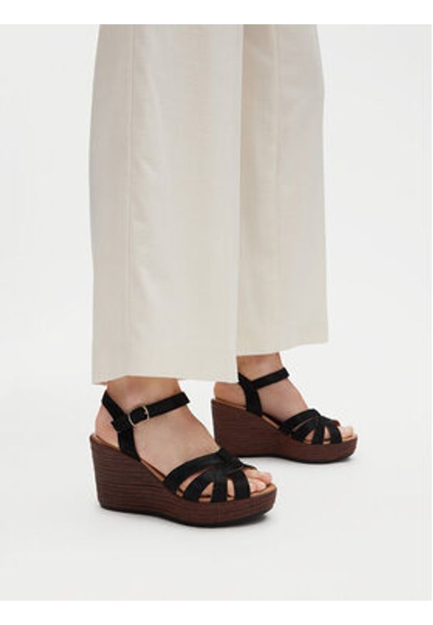 Lasocki Sandały WI23-LEMONE-03 Czarny. Kolor: czarny. Materiał: skóra, zamsz