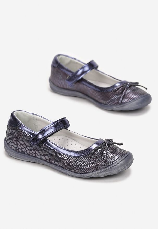 Born2be - Granatowe Balerinki Sowewynn. Nosek buta: okrągły. Zapięcie: pasek. Kolor: niebieski. Materiał: skóra. Szerokość cholewki: normalna. Styl: elegancki