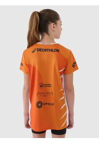 4f - 4F Koszulka meczowa replika domowa z sezonu 2024/25 dziecięca 4F x UNI OPOLE - multikolor 134/140 (8-10 lat). Kolor: wielokolorowy. Materiał: dzianina, włókno, materiał, syntetyk. Wzór: gładki, ze splotem. Sezon: lato. Sport: siatkówka, fitness