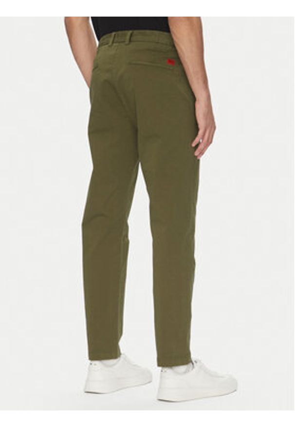 Hugo - HUGO Chinosy 50530886 Zielony Slim Fit. Kolor: zielony. Materiał: bawełna